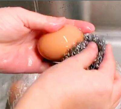 腌鸡蛋放盐的比例是多少（最简单的腌鸡蛋的方法）