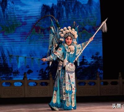 京剧两种最基本的声腔形式（京剧和梆子戏的区别特点）