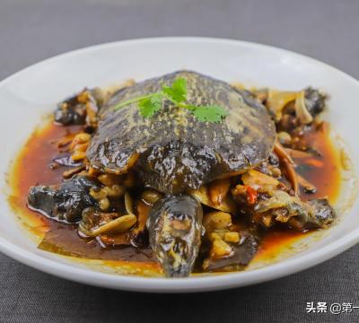 粽香甲鱼的做法和配料步骤（蒸粽香甲鱼的做法窍门）