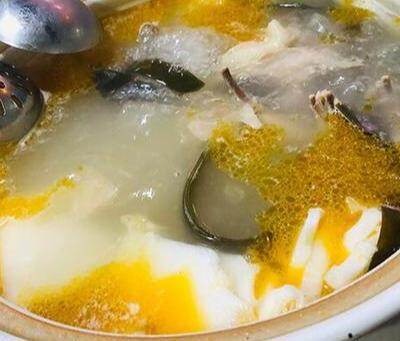 高压锅炖鸭子汤要多长时间（土豆鸭肉盖浇饭的做法）