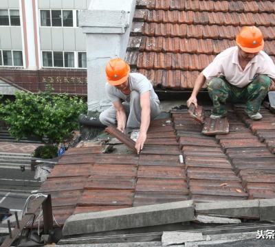 女人梦见楼上漏水下来很大（病人梦见屋顶漏水何征兆）